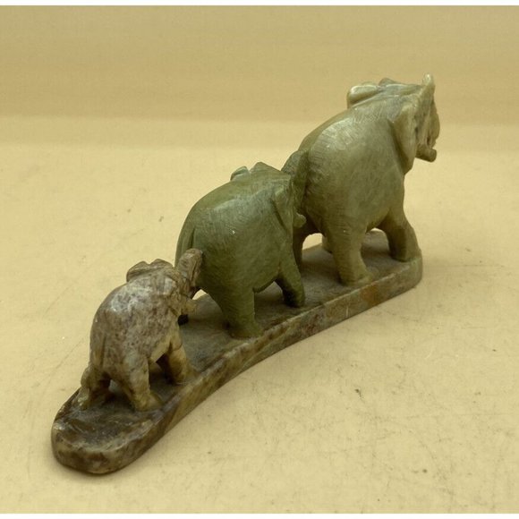 Vintage Carved Stone Trailing Elephants 3 In A Row Soapstone 4.5” Long - Picture 3 of 14